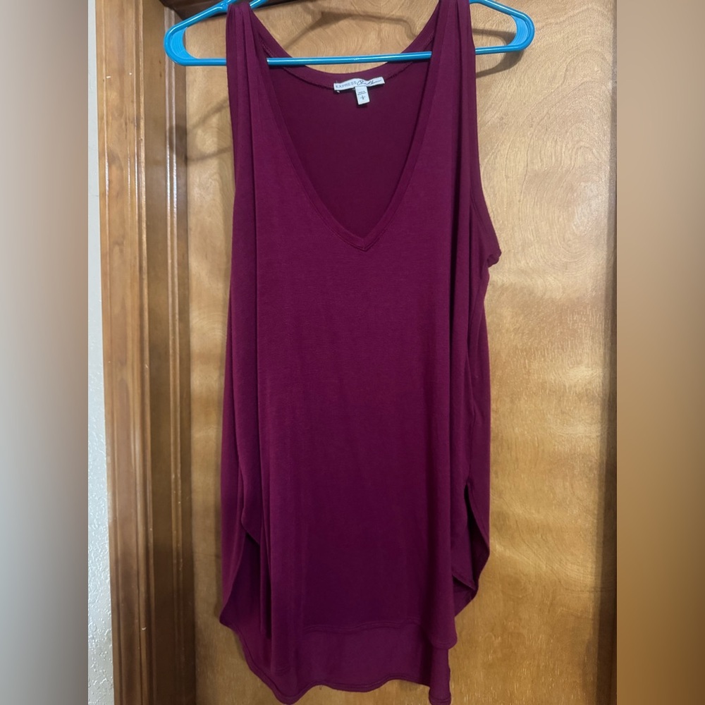 Express Flowy V-Neck Sleeveless Tunic Top - Burgundy